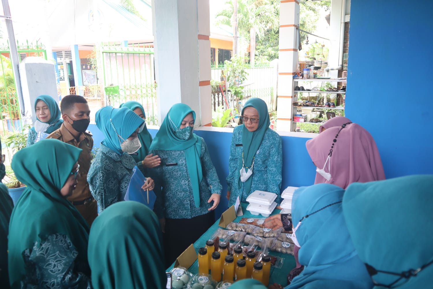 Gambar Lakukan Penilaian Pokja II TP PKK Kota Makassar Kunjungi UP2K Massipa Kelurahan Masale