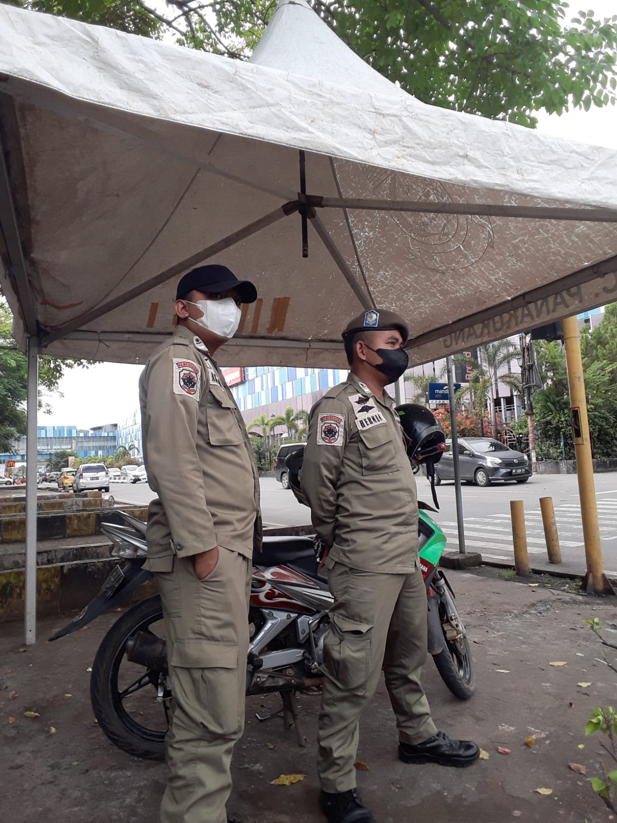 Gambar FOTO: Zero Gepeng & Anjal, Camat Panakkukang Intruksikan Satpol PP BKO Kecamatan Panakkukang Bentuk Posko