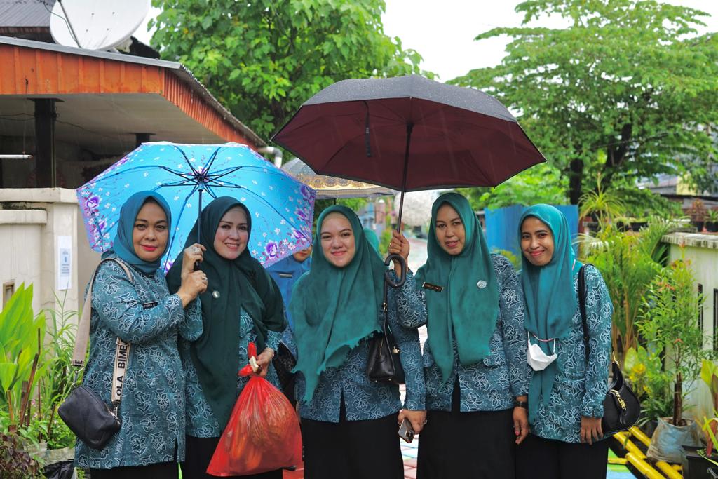 Gambar Ketua TP PKK Panakkukang, Sambut Tim Penilai Lomba Lorong Binaan PKK